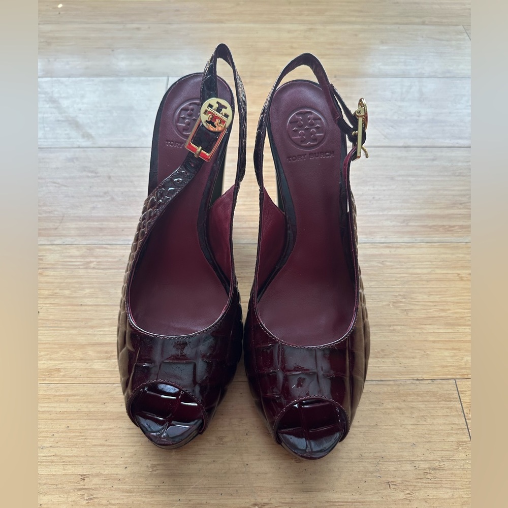 Tory Burch Allison Crocs Burgundy Patent Leather platform pumps. Sz 9.5 - Picture 5 of 9
